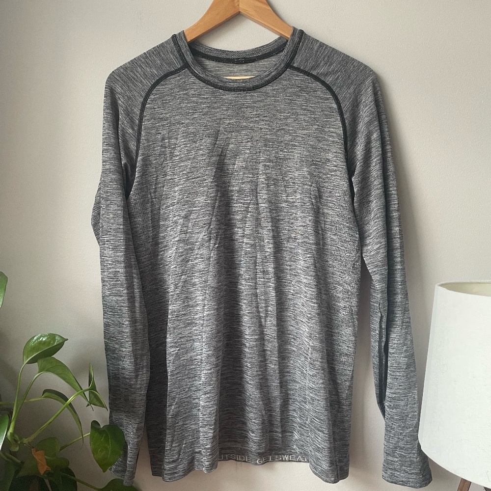 Lululemon Men's Metal Vent Tech Long Sleeve-Size Small